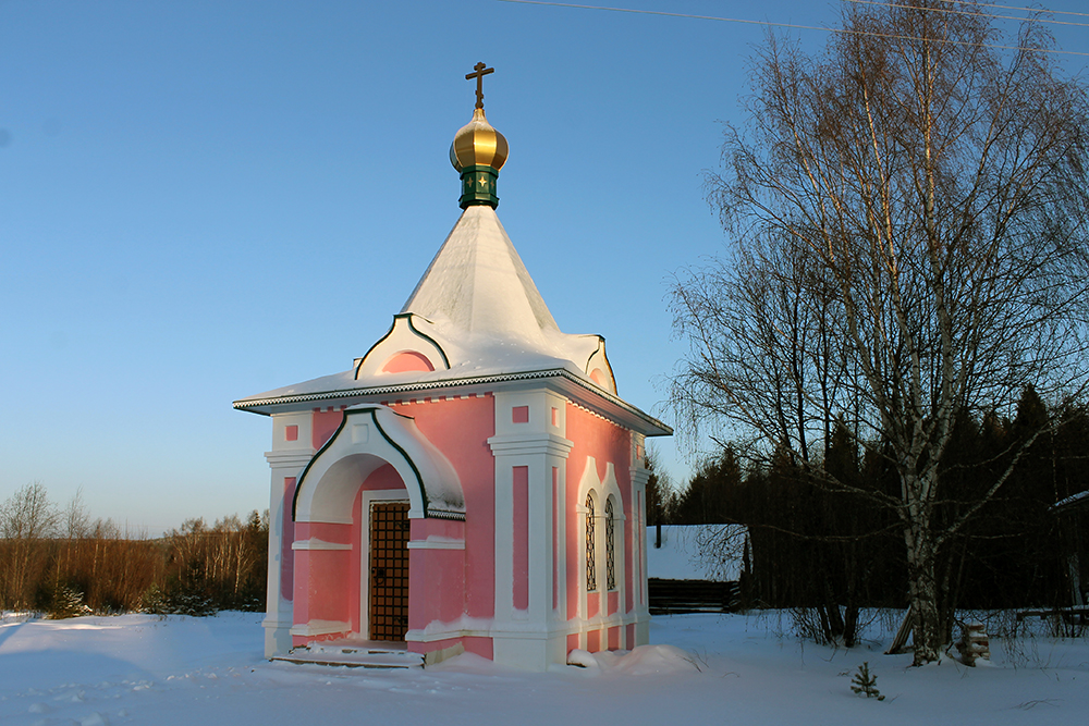 Николаевская часовня. Памятник Дежневу в Великом Устюге.